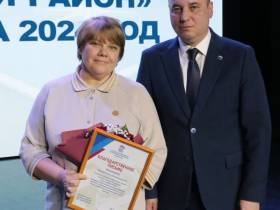 На отчете глав района и Мирного поступило около тридцати вопросов