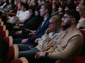 На отчете глав района и Мирного поступило около тридцати вопросов