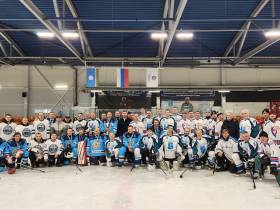 Сильнейшие в хоккейном турнире среди ветеранов памяти Анатолия Косовца