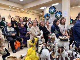 «От истоков к настоящему»: выставка сюльдюкарских мастериц в честь Дня Мирнинского района