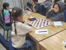 Зарубились в шашки