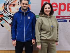 «Настроение АЛРОСА»: чемпионы по вольной борьбе встретились с юными спортсменами