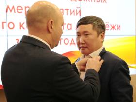 Глава Мирнинского района поблагодарил молодежных активистов и волонтеров алмазного края