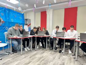 Школьники Мирнинского района получили первые профессии благодаря региональному проекту «Моя первая профессия»!