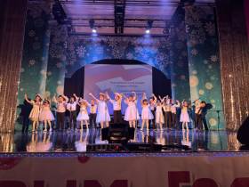 В Арылахе прошел первый благотворительный вечер в помощь солдатам СВО