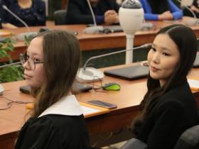 Лучшие школьники награждены премией «Время достойных»