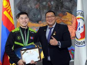 В Улан-Баторе чествовали чемпиона и призеров мирового первенства по мас-рестлингу