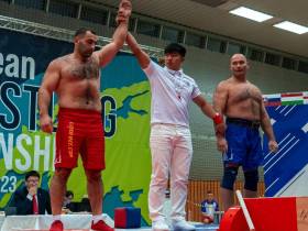 Группа компаний УТУМ Инвест наградила абсолютных чемпионов Европы по мас-рестлингу