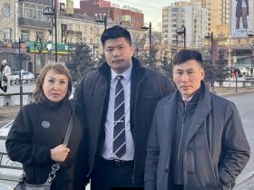 На помост мас-рестлинга вышла полиция Монголии!