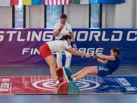 Все эмоции в фоторепортаже Максима Суханова