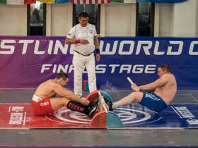 Все эмоции в фоторепортаже Максима Суханова