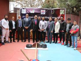 В Кабуле прошли соревнования по мас-рестлингу среди женщин