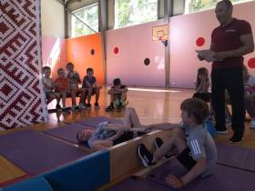 Презентация мас-рестлинга в детском спортивном лагере KidFitLand в Латвии