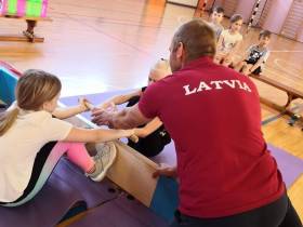 Презентация мас-рестлинга в детском спортивном лагере KidFitLand в Латвии