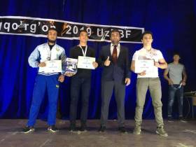 В г. Аккургане состоялся чемпионат Ташкентской области по мас-рестлингу