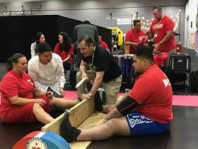 Арнольд Шварценеггер дал старт соревнованиям мас-рестлеров в Австралии