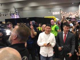 Арнольд Шварценеггер дал старт соревнованиям мас-рестлеров в Австралии