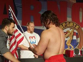 Сенсационная смена мирового лидера в мас-рестлинге