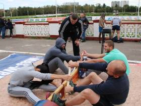 В Москве в честь Дня города проведен турнир по мас-рестлингу. Фото
