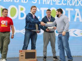 В Москве в честь Дня города проведен турнир по мас-рестлингу. Фото