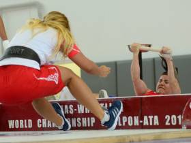 Украинский атлет завтра будет бороться за золото чемпионата мира по мас-рестлингу