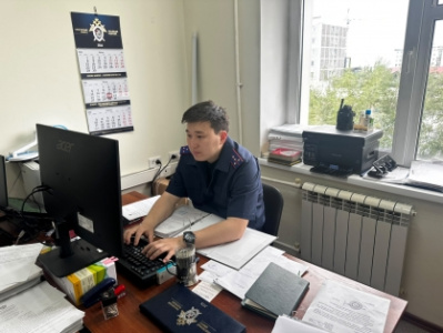Завершено расследование уголовного дела по обвинению несовершеннолетнего в краже денежных средств с банковского счёта /    